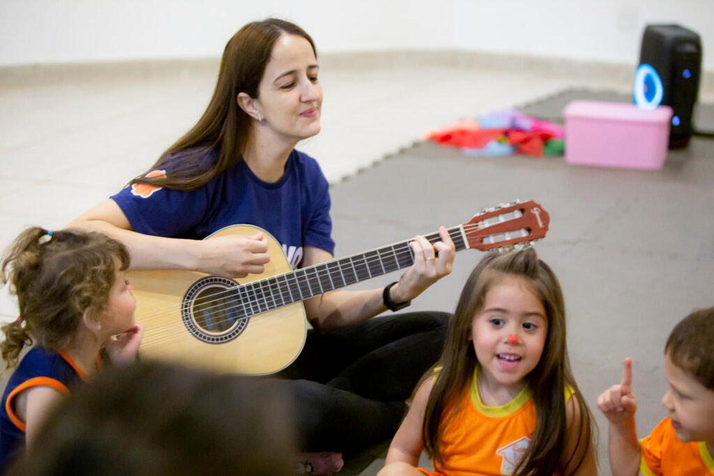 escola bilíngue com musicalização em Goiânia